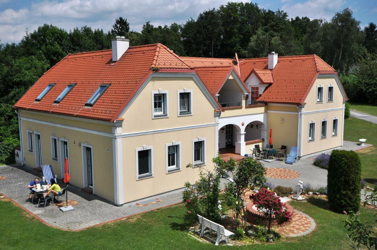 Arkadenhof Flasch Worterberg Luaran gambar